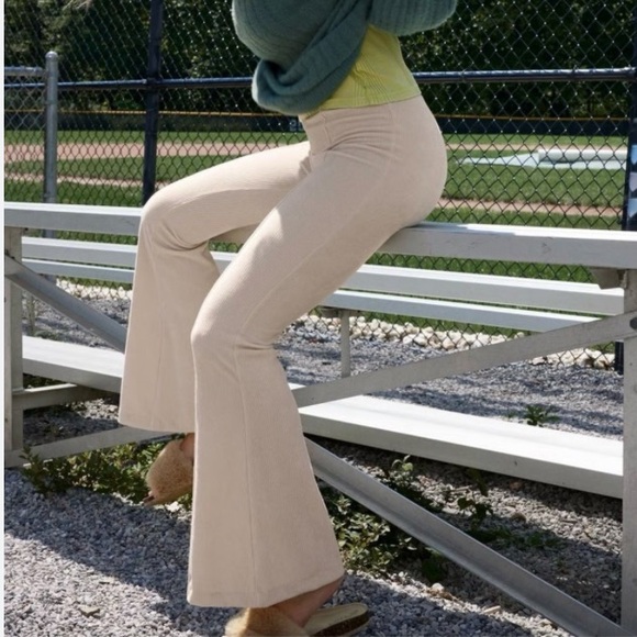 aerie Pants - Aerie Offline AE Ribbed Knit Flare Beige Pants 
Size: XS / Tall Petite